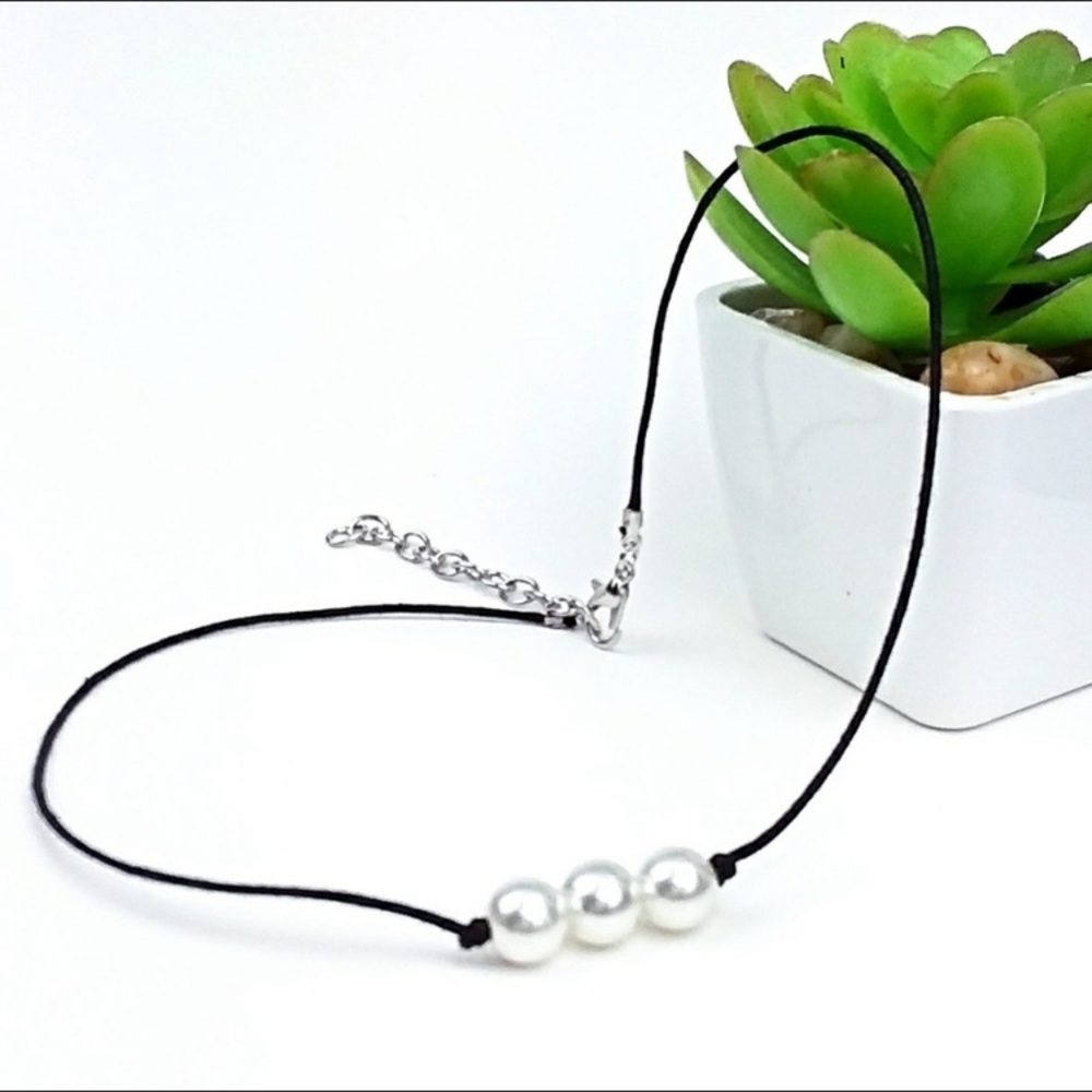 NEW Harriet Ave Jewels 3 Faux Pearls Choker Necklace